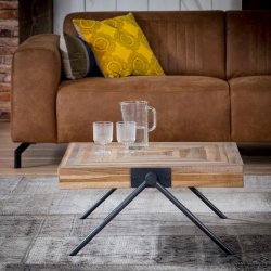 Sofabord 70 x 70 cm, patineret teaktr.