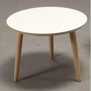 Sofabord, hvid laminat, ege ben, � 70 cm., h�jde 50 cm.