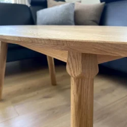 Sofabord i egetr, 60 x 120 cm.