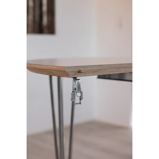 Spisebord incl. 1 tillgsplade, hvid laminat med ege ben,  100 cm.