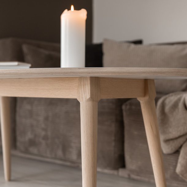 Sofabord, hvid laminat top og stel i ege tr, 60 x 120 cm.