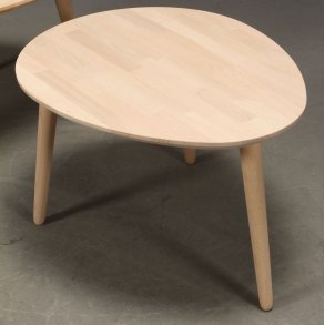 Sofabord i massiv b�g, dr�beform 89 x 66 cm., h�jde 50 cm.