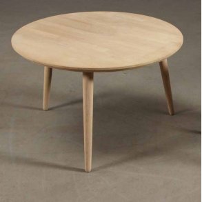 Sofabord i massiv eg,  � 70 cm., h�jde 50 cm.